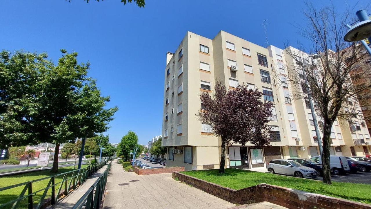 דירות אמאדורה Enjoy Lisbon Cascais Sintra 1200 Metres To Metro Blue Line Sintra Rail Line Free Parking מראה חיצוני תמונה