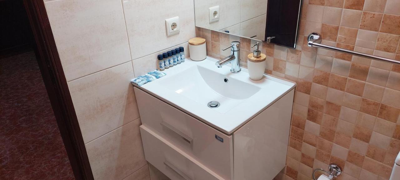 דירות אמאדורה Enjoy Lisbon Cascais Sintra 1200 Metres To Metro Blue Line Sintra Rail Line Free Parking מראה חיצוני תמונה