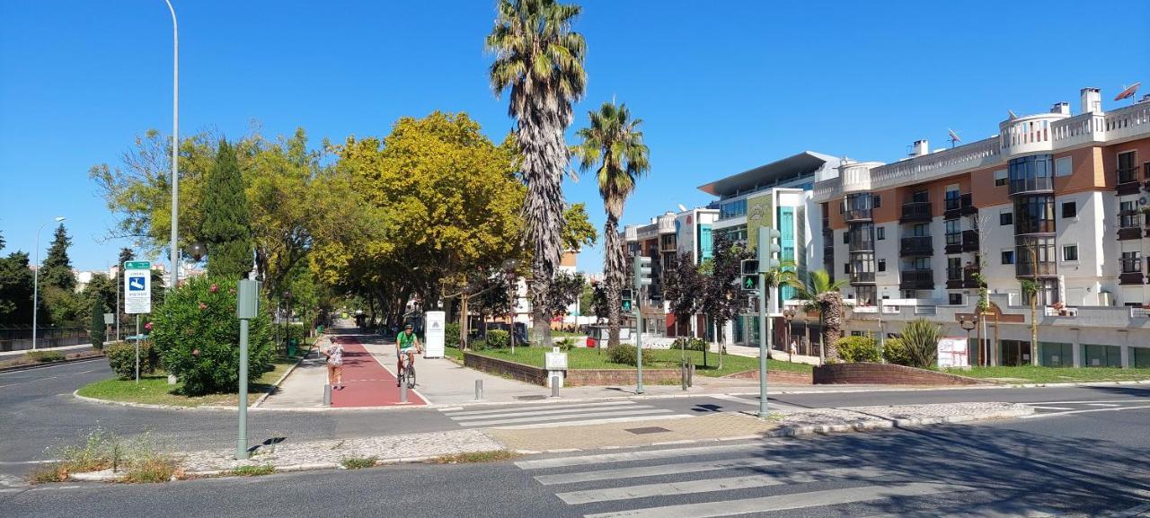 דירות אמאדורה Enjoy Lisbon Cascais Sintra 1200 Metres To Metro Blue Line Sintra Rail Line Free Parking מראה חיצוני תמונה