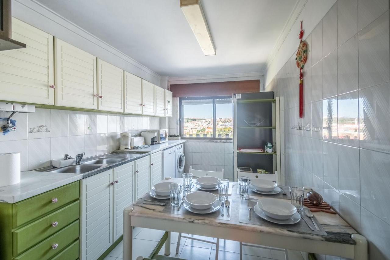 דירות אמאדורה Enjoy Lisbon Cascais Sintra 1200 Metres To Metro Blue Line Sintra Rail Line Free Parking מראה חיצוני תמונה