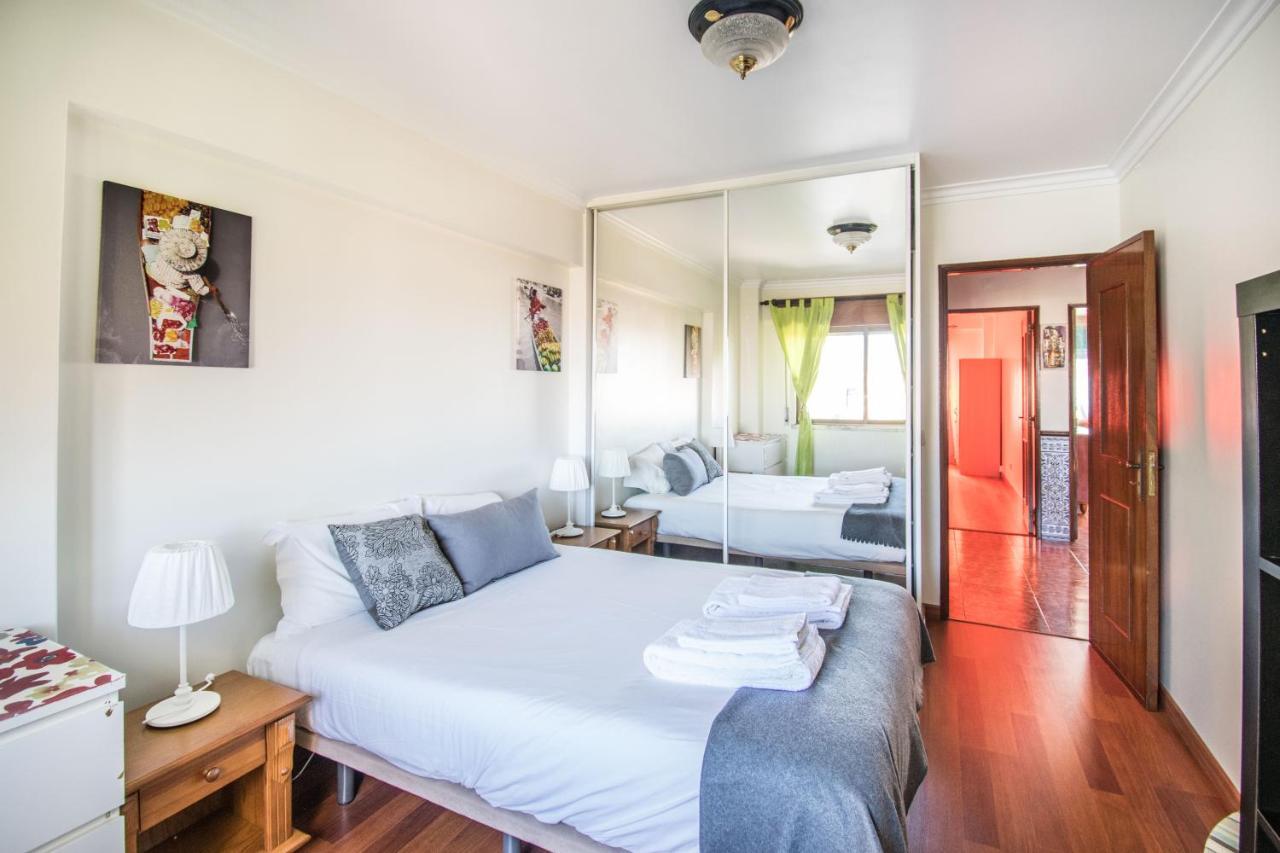 דירות אמאדורה Enjoy Lisbon Cascais Sintra 1200 Metres To Metro Blue Line Sintra Rail Line Free Parking מראה חיצוני תמונה