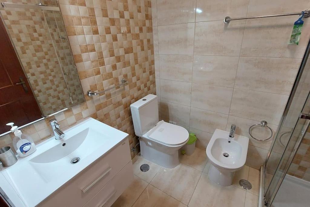 דירות אמאדורה Enjoy Lisbon Cascais Sintra 1200 Metres To Metro Blue Line Sintra Rail Line Free Parking מראה חיצוני תמונה