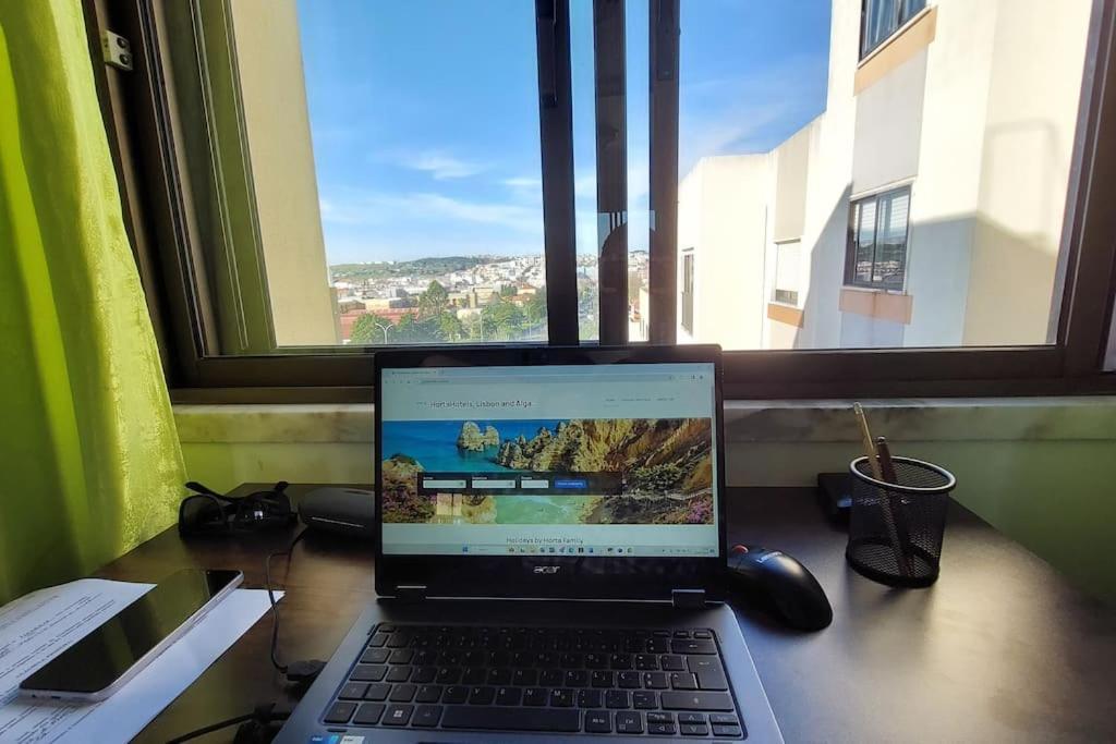 דירות אמאדורה Enjoy Lisbon Cascais Sintra 1200 Metres To Metro Blue Line Sintra Rail Line Free Parking מראה חיצוני תמונה